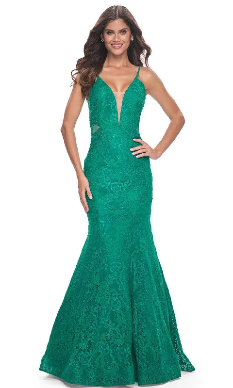 TightstrapLa Femme 32315 - Sleeveless Low V-Back Prom Gown