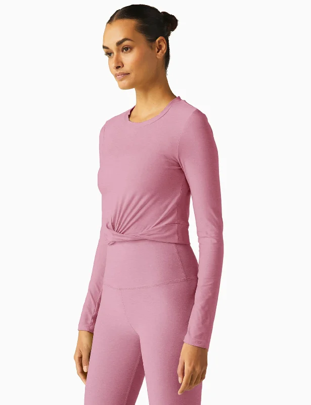 CroptopgadgetFeatherweight Center Stage Cropped Long Sleeve Pullover - Pink Haze Heather