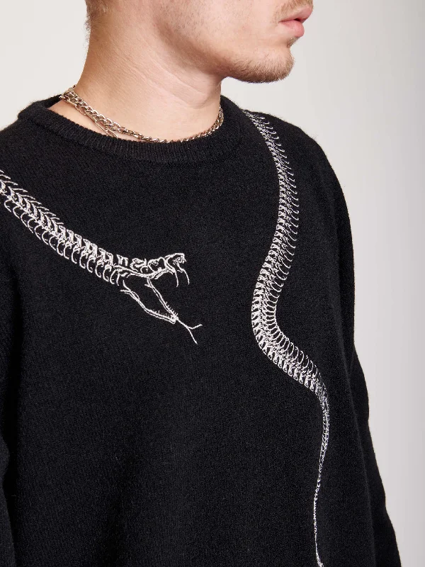 Crewneck Knit TopsEmbroidered Snake Sweater